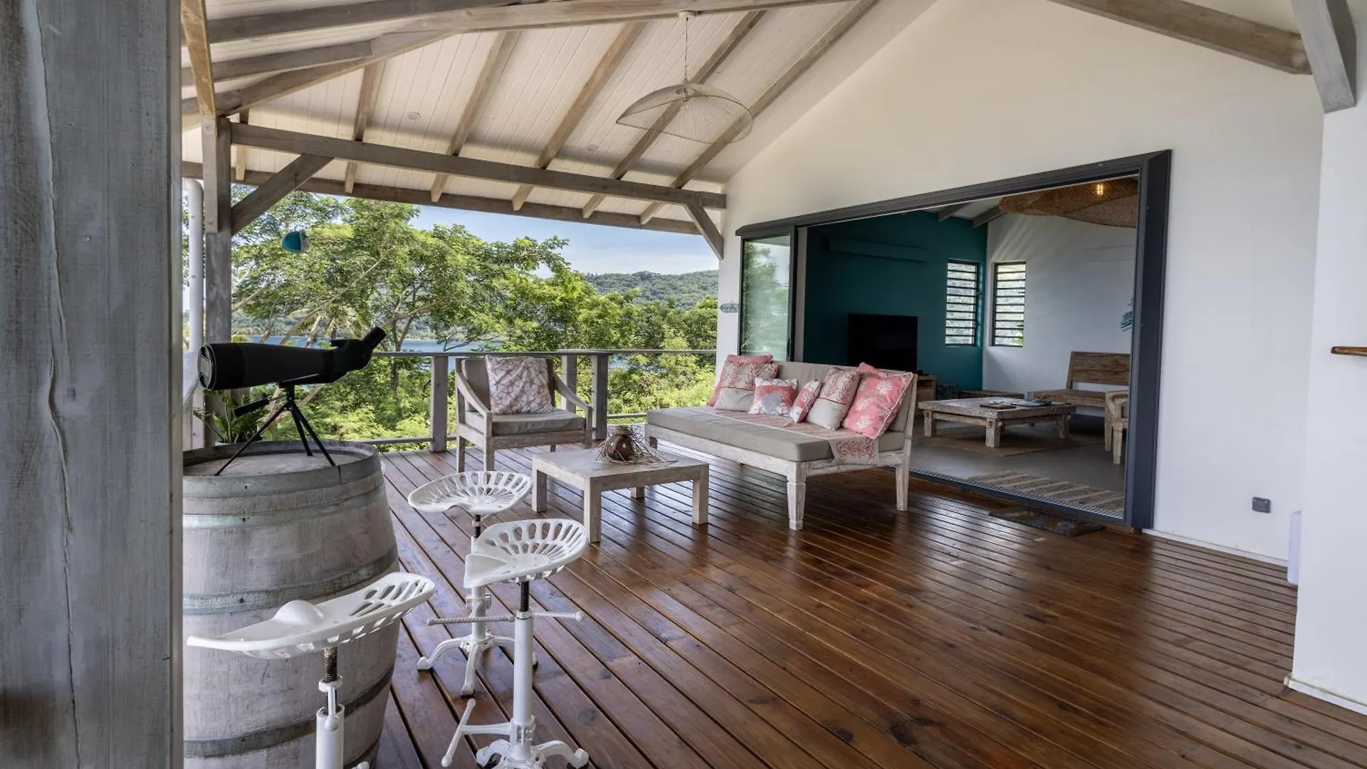2 Br. Panoramic Lagoon View Villa: Poolside Paradise, Gourmet Kitchen Bora Bora Villa